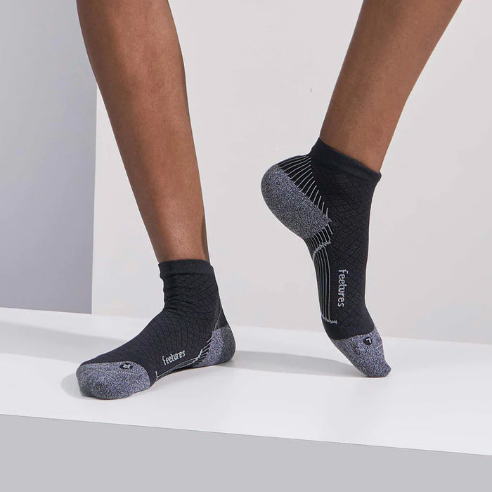 Feetures Plantar Fasciitis UltraLight Compression Sock Quarter