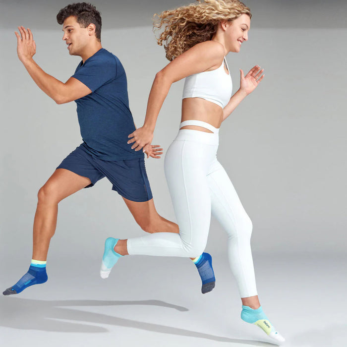 Unisex Feetures Elite Light Cushion No-Show Tab Socks