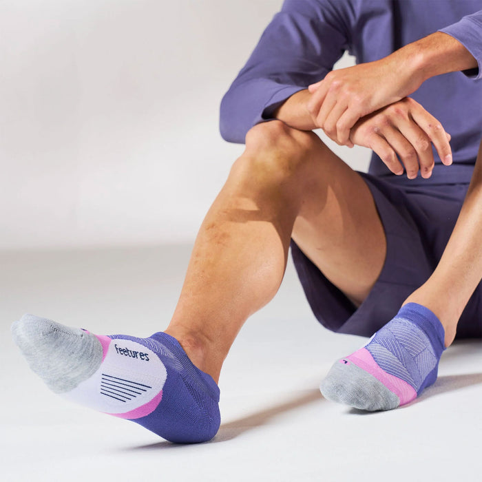 Unisex Feetures Elite Light Cushion No-Show Tab Socks
