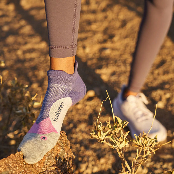 Unisex Feetures Elite Light Cushion No-Show Tab Socks